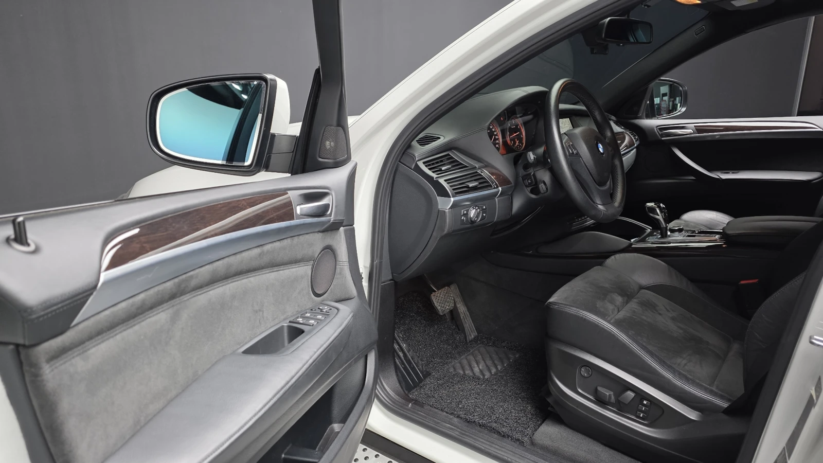 BMW X6 40d* HUD* ЕЛ. БАГАЖНИК* 360* ЛЮК* КРАЙНА ЦЕНА, снимка 10 - Автомобили и джипове - 55496082
