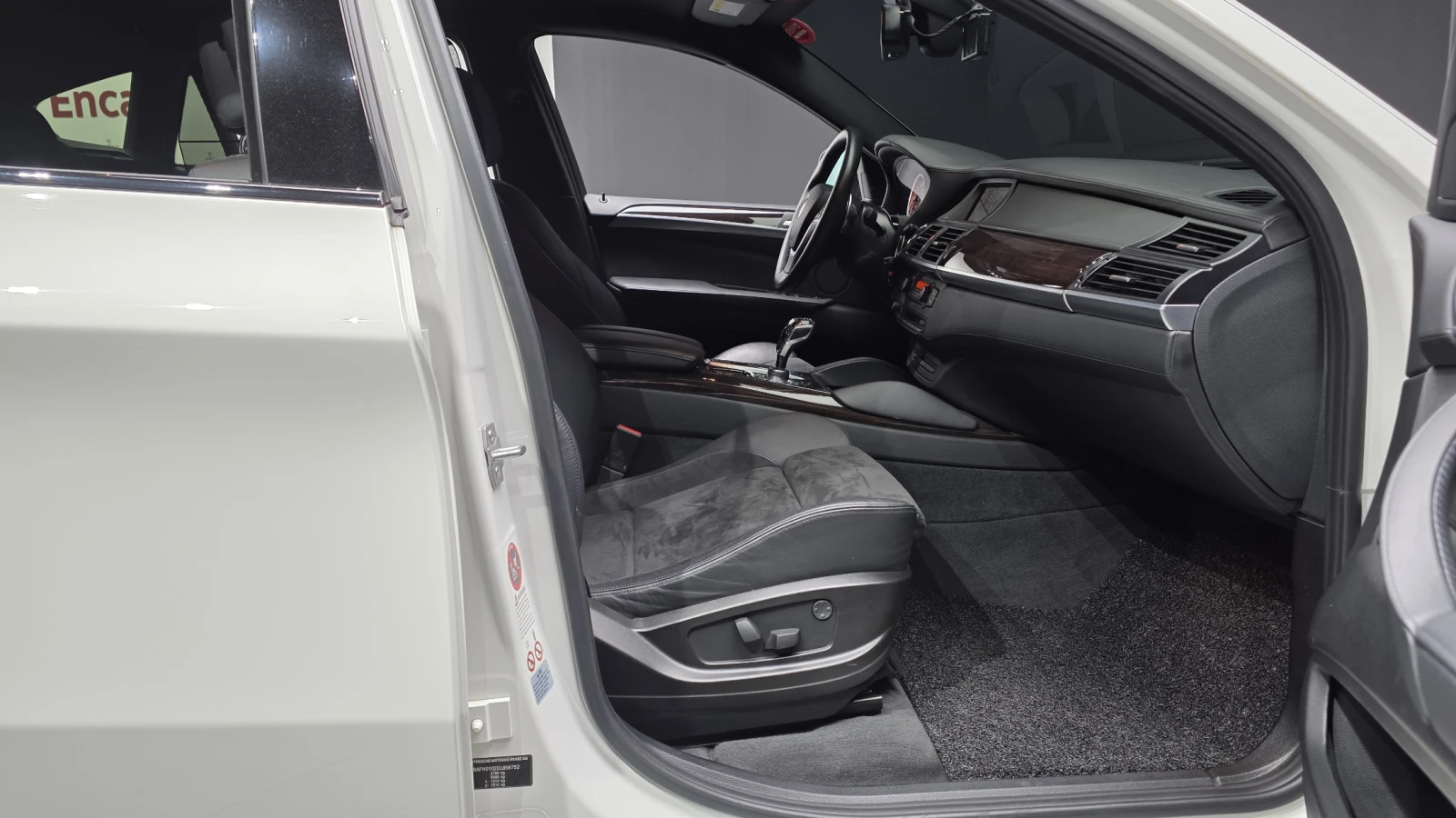 BMW X6 40d* HUD* ЕЛ. БАГАЖНИК* 360* ЛЮК* КРАЙНА ЦЕНА, снимка 11 - Автомобили и джипове - 55496082