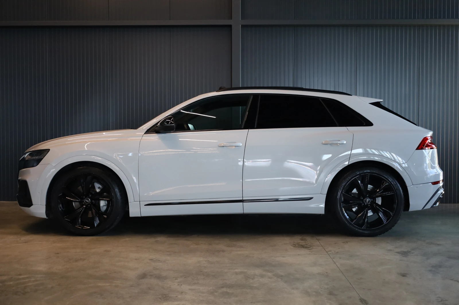 Audi Q8 3XS-LINE* RS* HD MATRIX LIGHTS* PANO* 360* , снимка 3 - Автомобили и джипове - 55529434