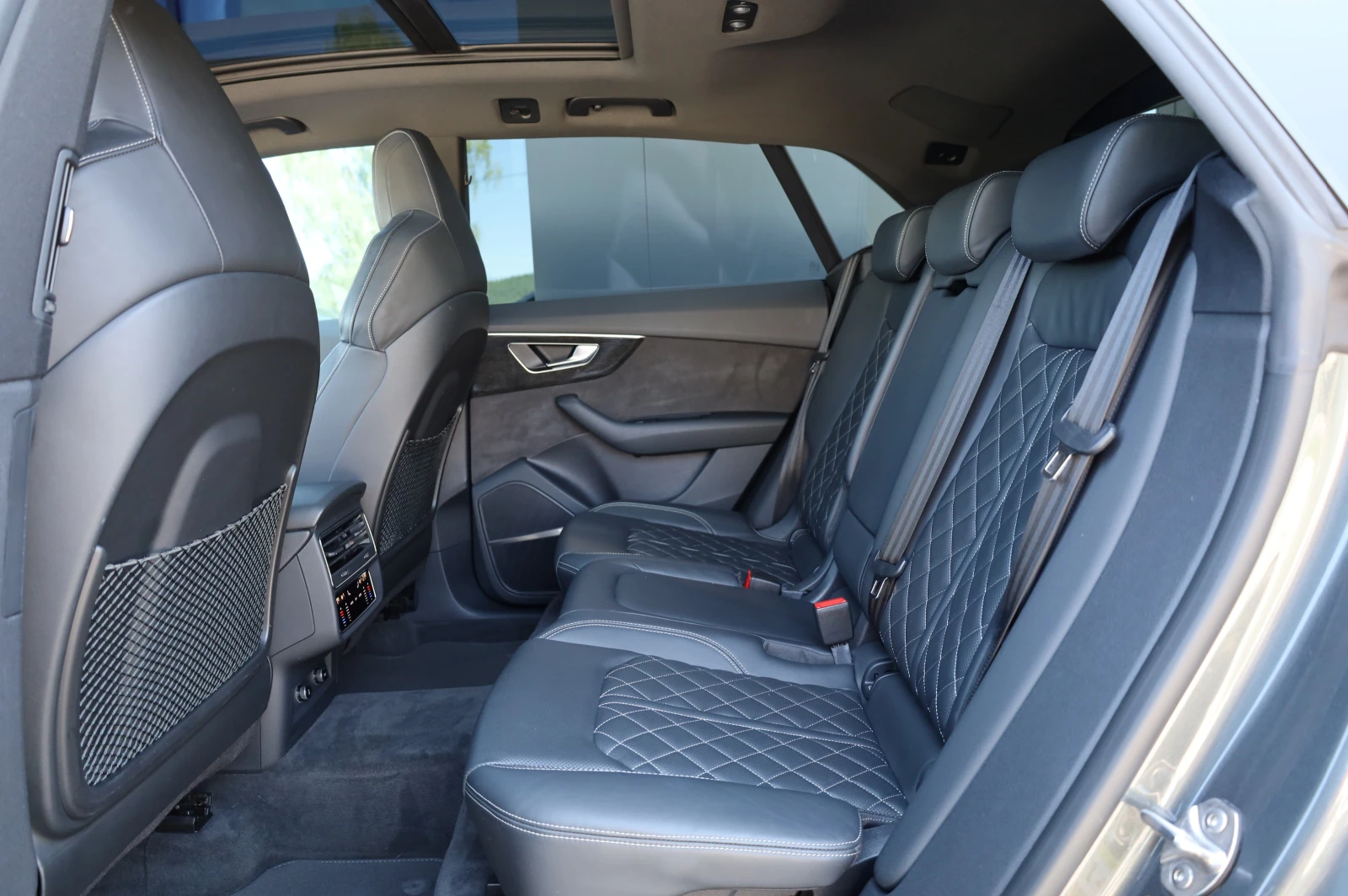 Audi Q8 3XS-LINE* RS* HD MATRIX LIGHTS* PANO* 360* , снимка 15 - Автомобили и джипове - 55529434