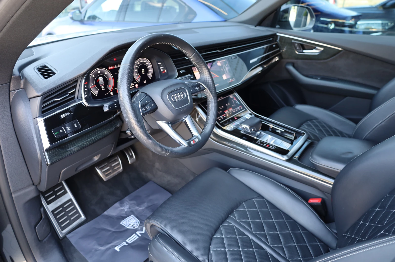 Audi Q8 3XS-LINE* RS* HD MATRIX LIGHTS* PANO* 360* , снимка 9 - Автомобили и джипове - 55529434