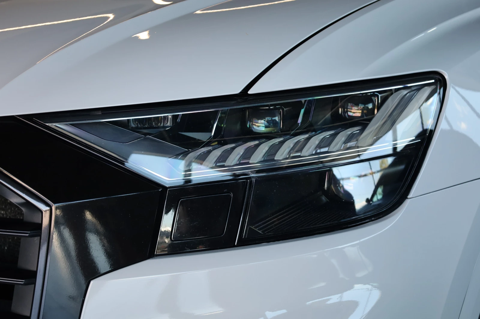 Audi Q8 3XS-LINE* RS* HD MATRIX LIGHTS* PANO* 360* , снимка 4 - Автомобили и джипове - 55529434