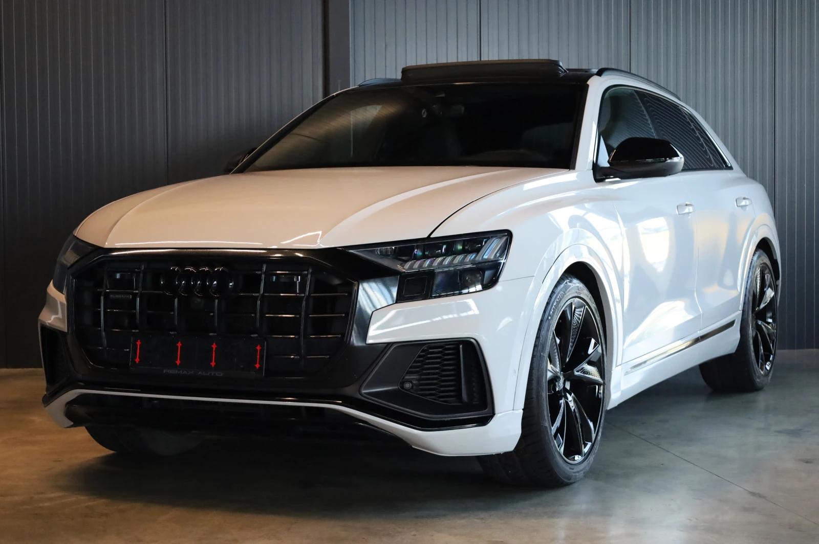 Audi Q8 3XS-LINE* RS* HD MATRIX LIGHTS* PANO* 360* , снимка 5 - Автомобили и джипове - 55529434