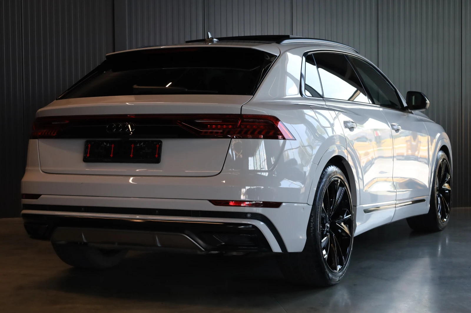 Audi Q8 3XS-LINE* RS* HD MATRIX LIGHTS* PANO* 360* , снимка 8 - Автомобили и джипове - 55529434