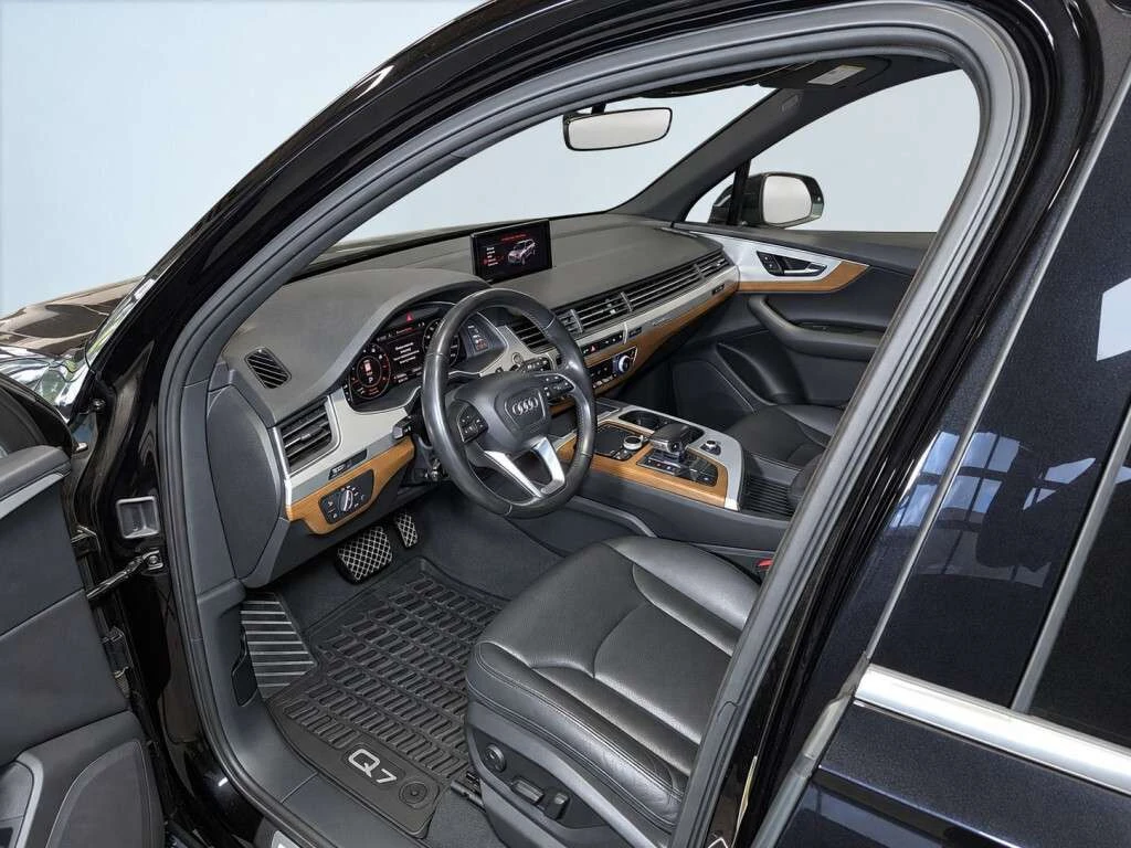 Audi Q7 3.0T / 7 Места / ЦЕНА до БГ, снимка 9 - Автомобили и джипове - 56023434