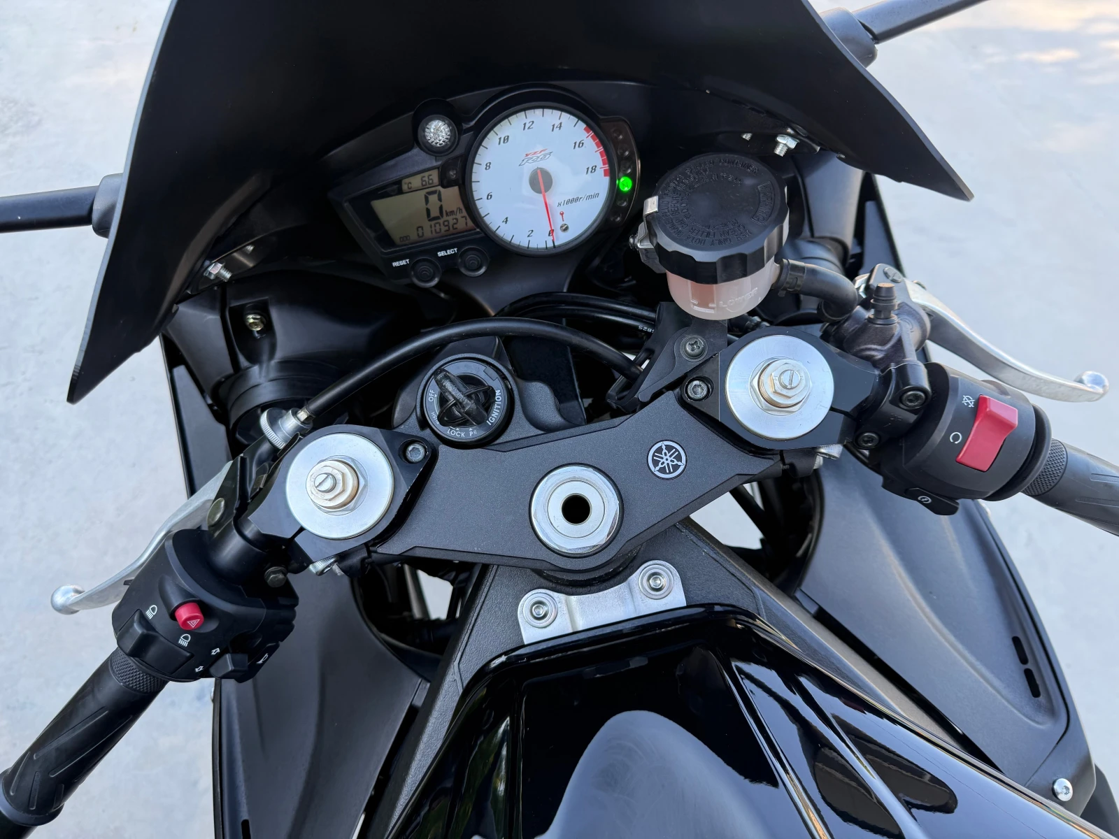 Yamaha YZF-R6 A2 25KW!!!!!!!, снимка 10 - Мотоциклети и мототехника - 54597131