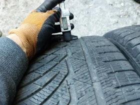 Гуми Зимни 245/40R18, снимка 4