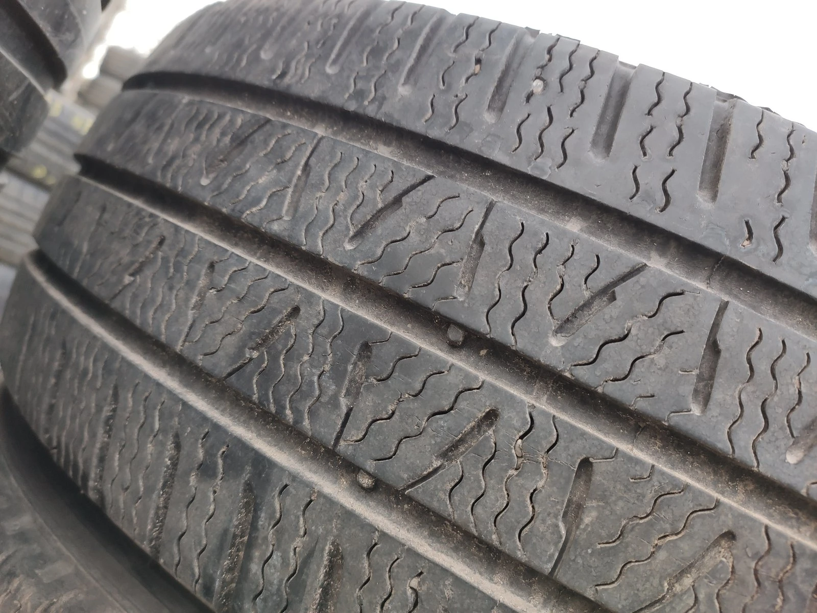 Гуми Зимни 225/65R16, снимка 3 - Гуми и джанти - 56732508