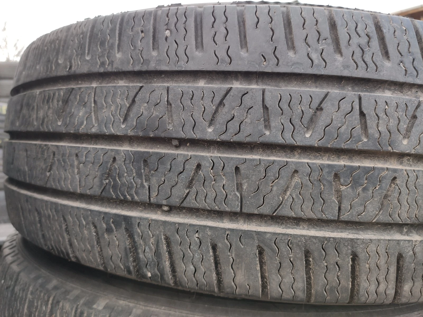 Гуми Зимни 225/65R16
