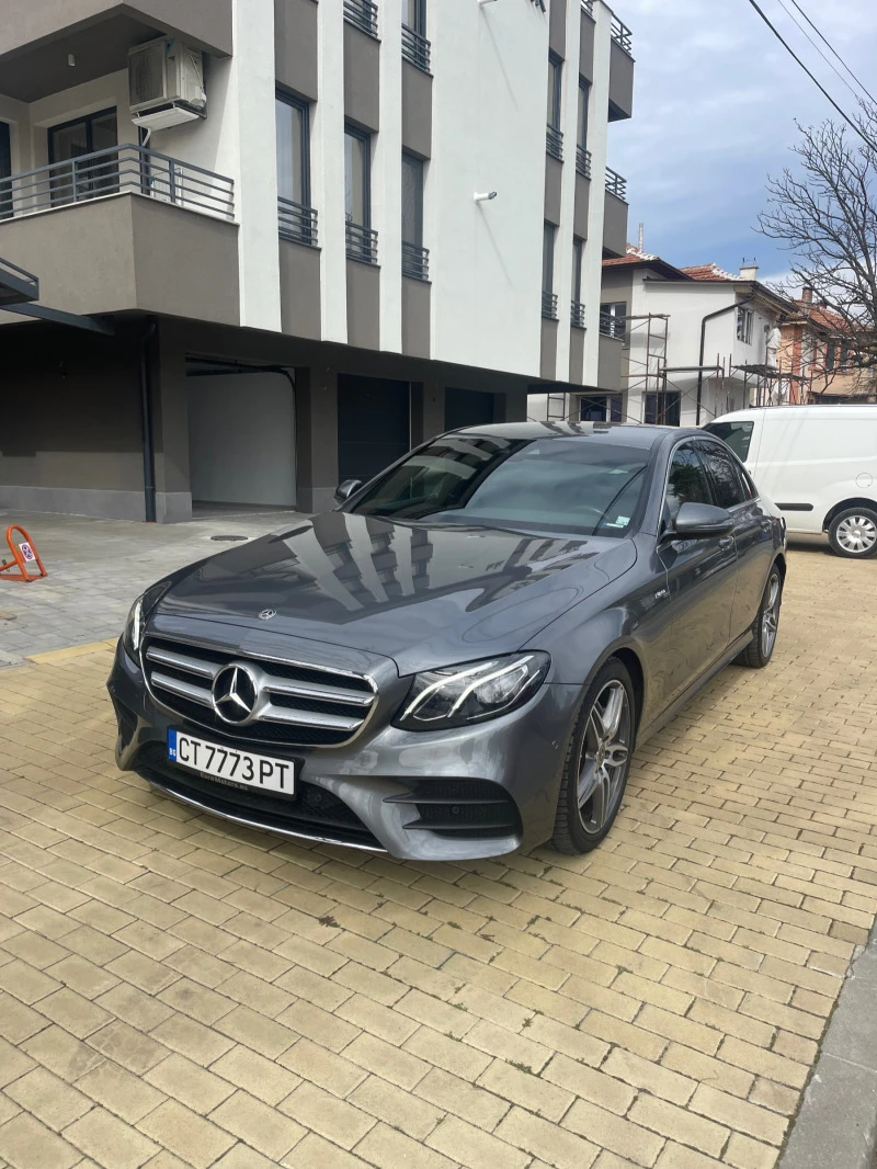 Mercedes-Benz E 220 AMG 4-MATIK, снимка 6 - Автомобили и джипове - 47580007