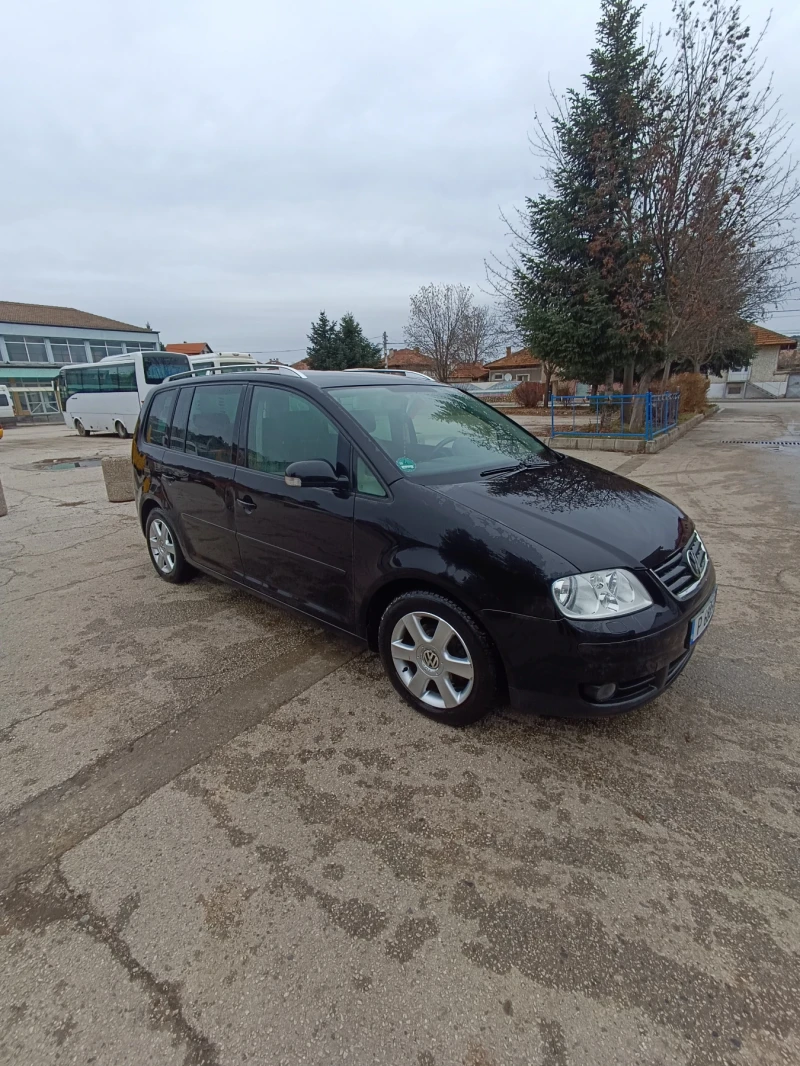 VW Touran, снимка 4 - Автомобили и джипове - 48223315