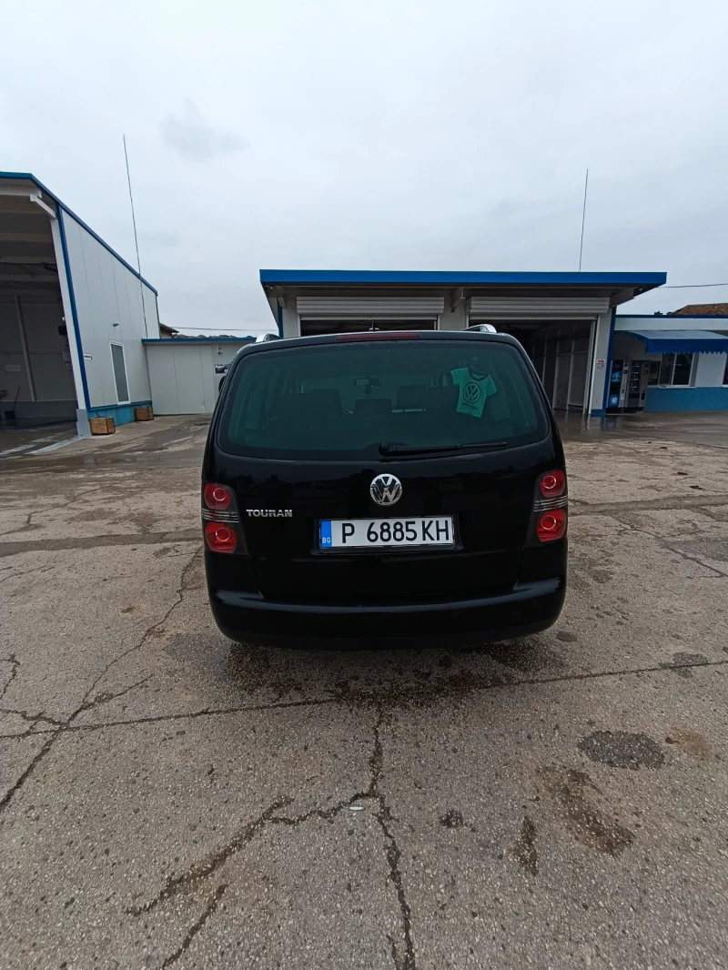 VW Touran, снимка 6 - Автомобили и джипове - 48223315