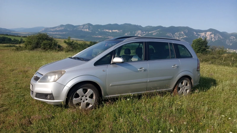 Opel Zafira, снимка 1 - Автомобили и джипове - 48505058