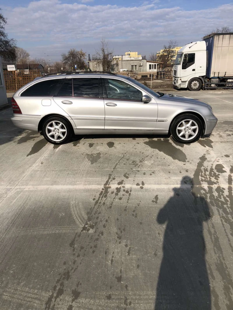 Mercedes-Benz C 240 4 matic, снимка 7 - Автомобили и джипове - 49250212