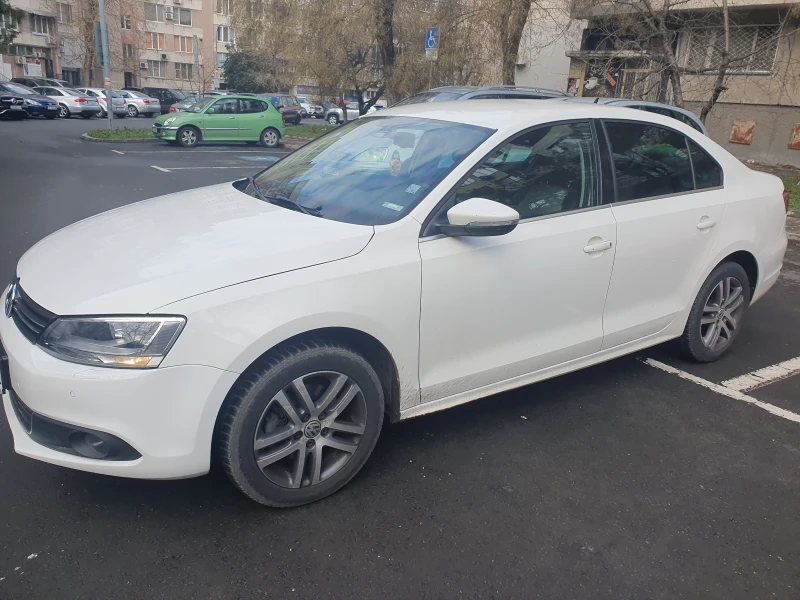 VW Jetta, снимка 2 - Автомобили и джипове - 49341544