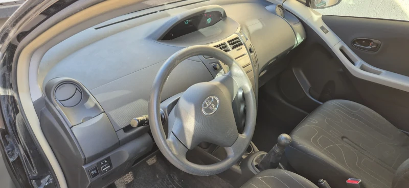 Toyota Yaris, снимка 7 - Автомобили и джипове - 49501037