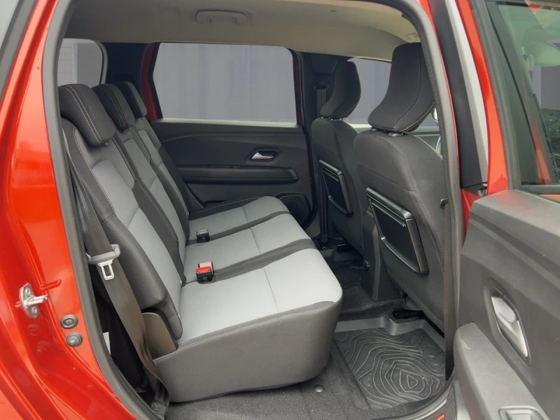Dacia Jogger 1.6 HYBRID/140HP/EXTREME/CAM/ESP/NAVI/LED/175v, снимка 11 - Автомобили и джипове - 49763437
