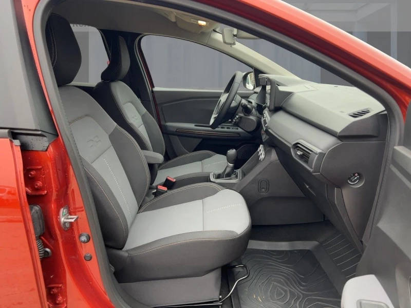 Dacia Jogger 1.6 HYBRID/140HP/EXTREME/CAM/ESP/NAVI/LED/175v, снимка 10 - Автомобили и джипове - 49763437