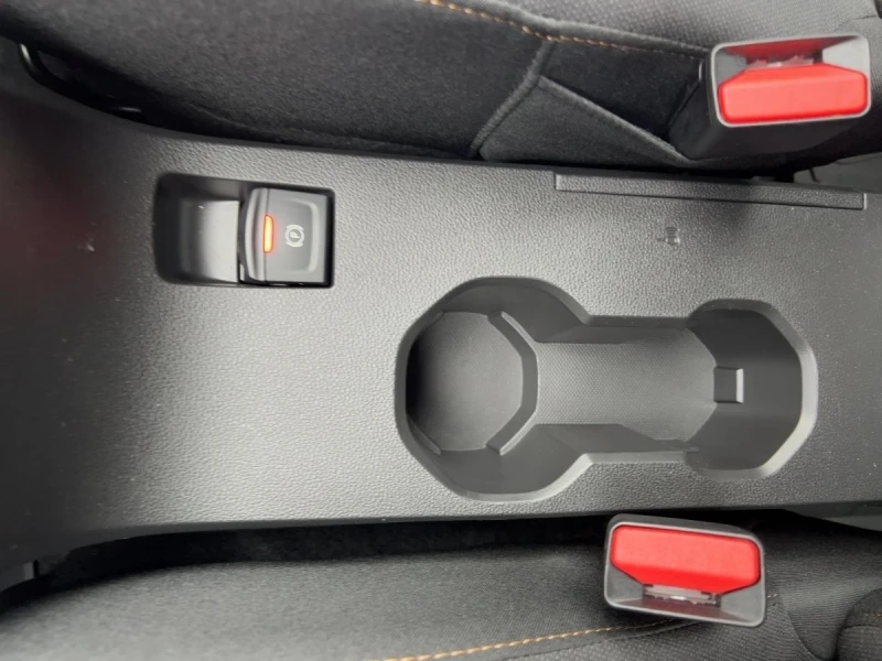 Dacia Jogger 1.6 HYBRID/140HP/EXTREME/CAM/ESP/NAVI/LED/175v, снимка 16 - Автомобили и джипове - 49763437