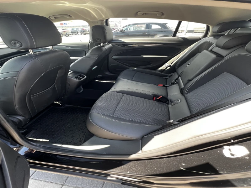 Opel Insignia, снимка 9 - Автомобили и джипове - 52864503