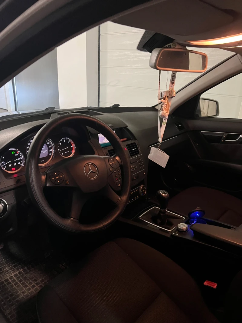 Mercedes-Benz C 200, снимка 7 - Автомобили и джипове - 52067212
