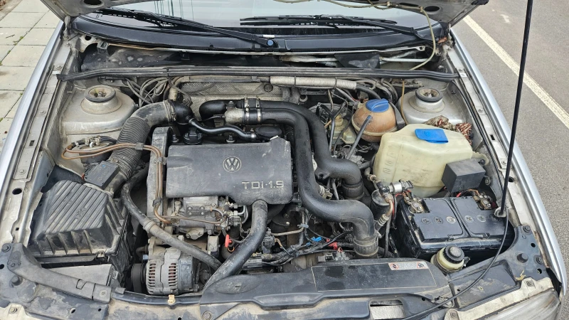 VW Passat 1.9 TDI, снимка 12 - Автомобили и джипове - 52884280