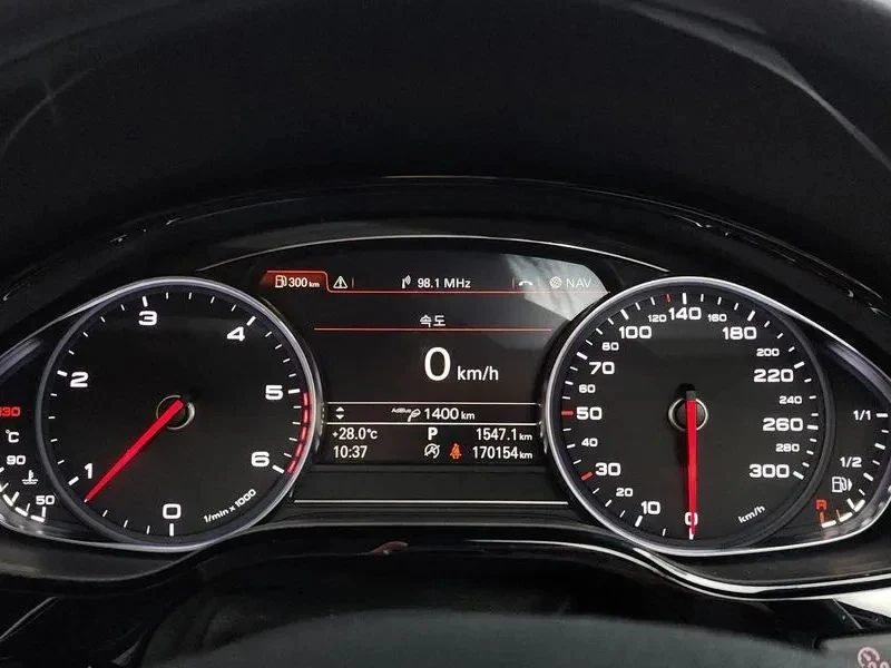 Audi A8, снимка 8 - Автомобили и джипове - 56689737