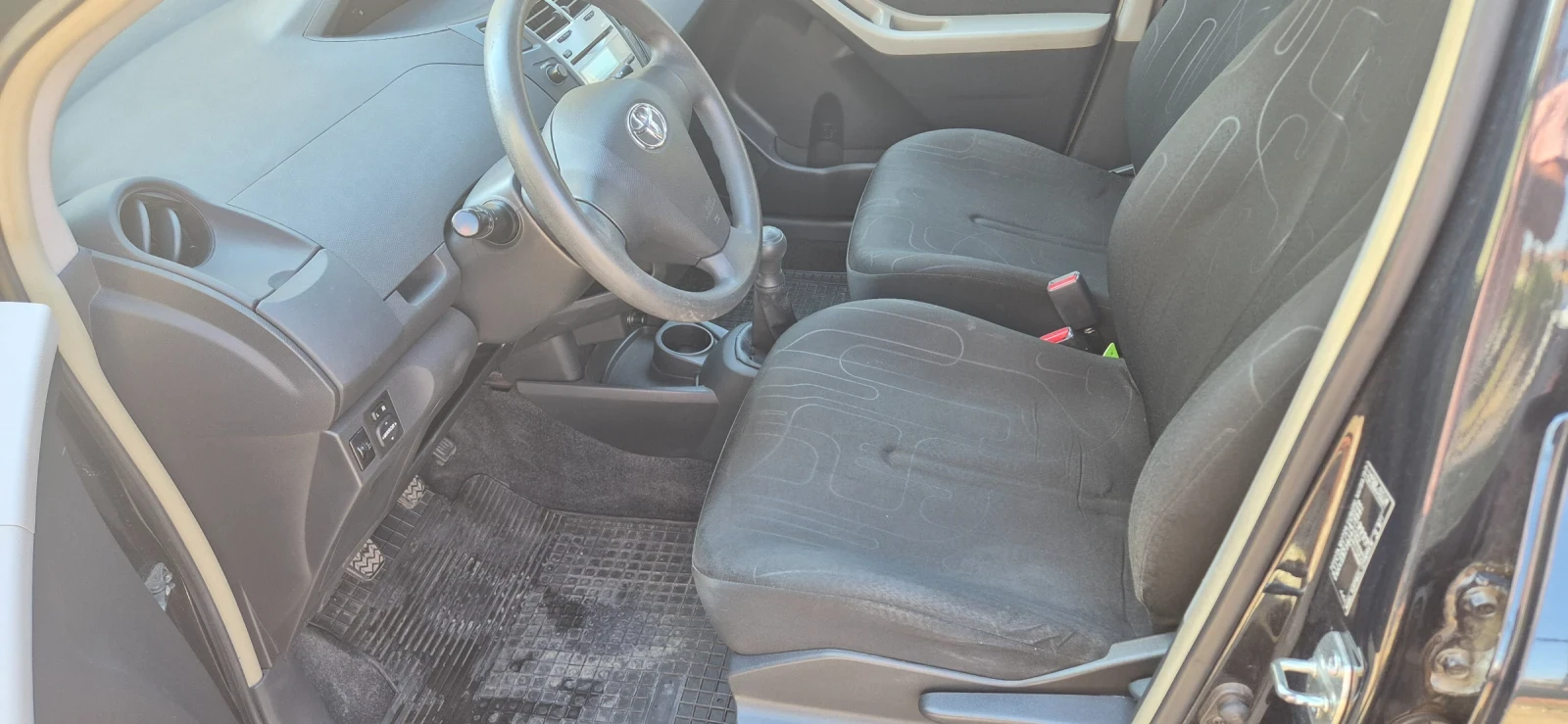 Toyota Yaris  - изображение 8