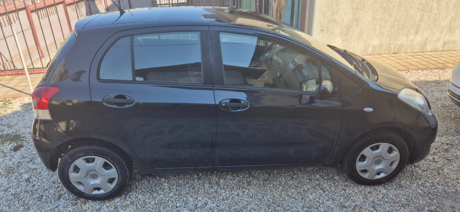 Toyota Yaris  - изображение 5