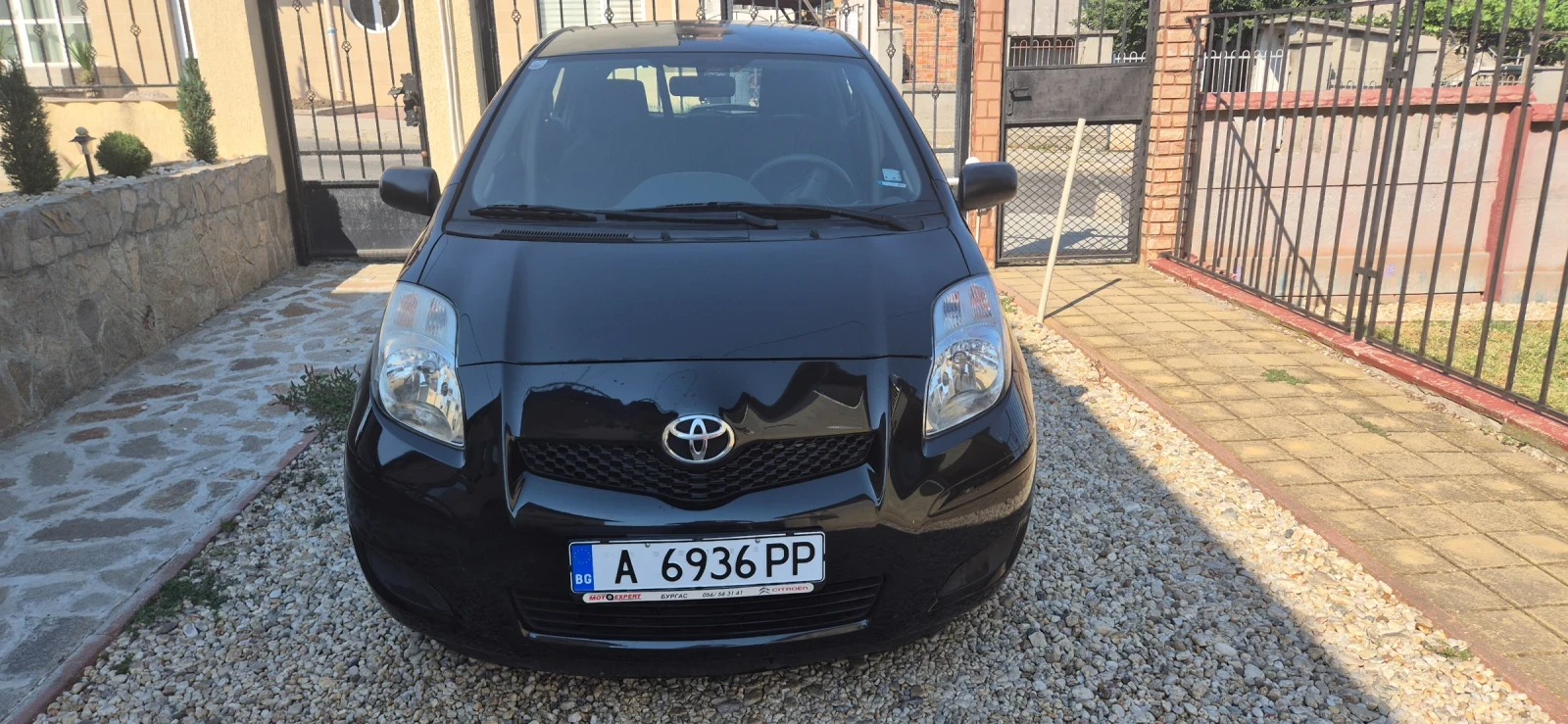 Toyota Yaris  - изображение 2