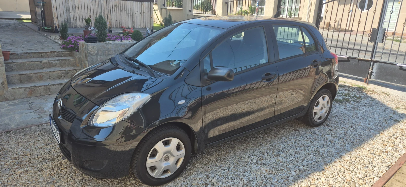 Toyota Yaris  - изображение 3