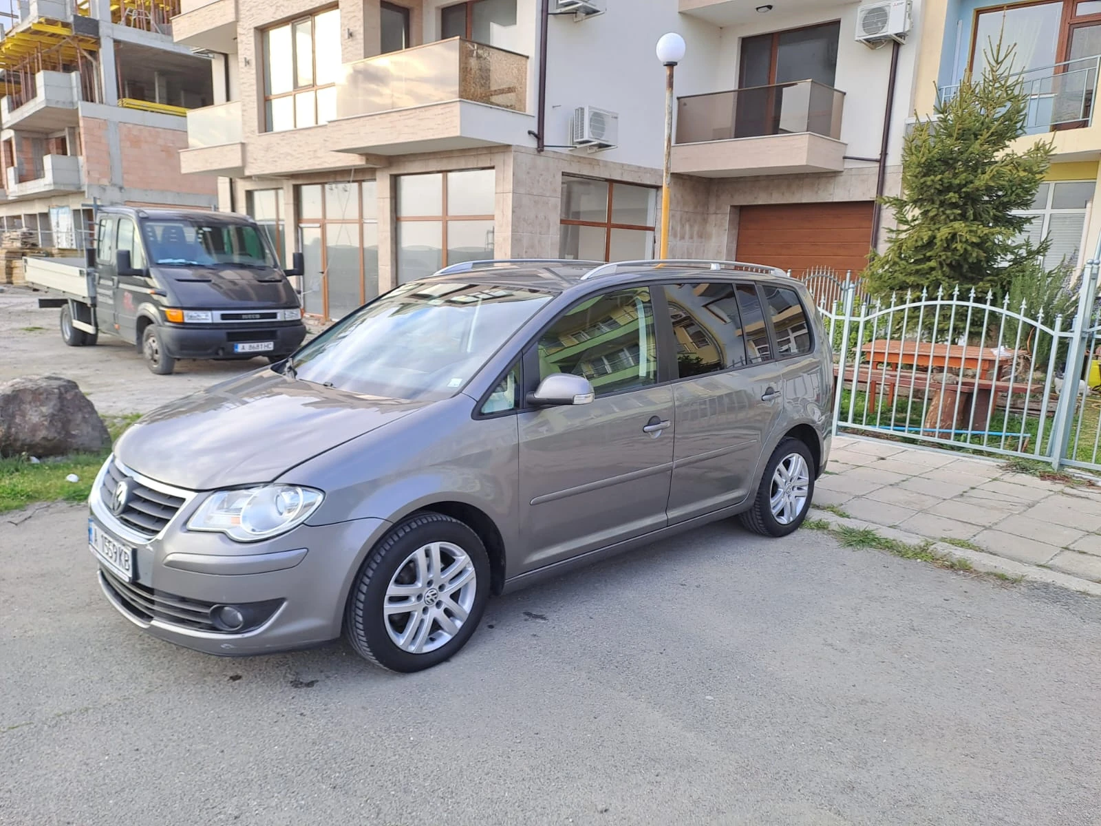 VW Touran 2.0TDI - изображение 3