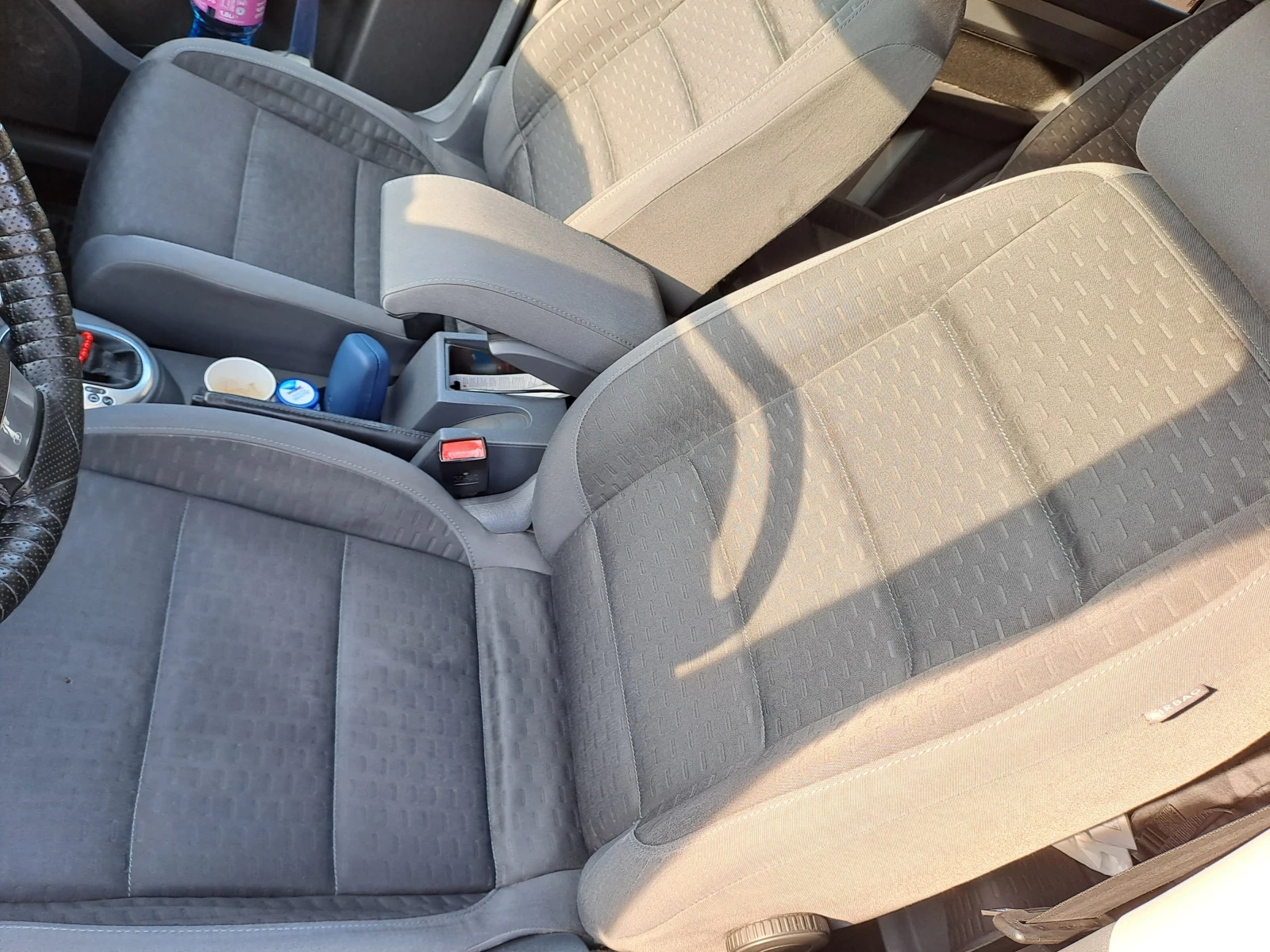 VW Touran 2.0TDI - изображение 10