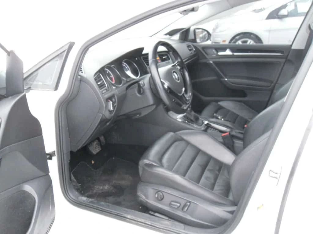 VW Golf * 4dr Auto 2.0 TDI Highline NAVI PANOROOF CAMERA * - изображение 5