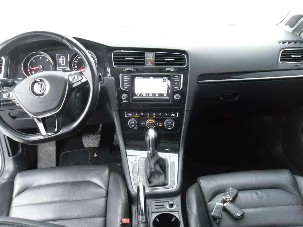 VW Golf * 4dr Auto 2.0 TDI Highline NAVI PANOROOF CAMERA * - изображение 8