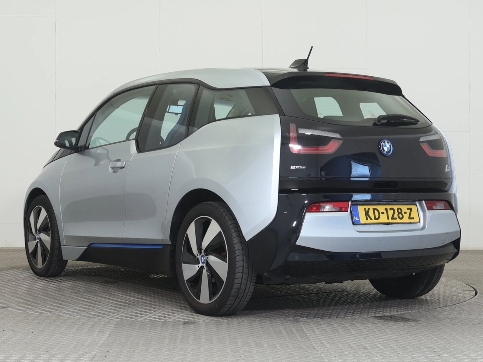 BMW i3, снимка 6 - Автомобили и джипове - 54626423