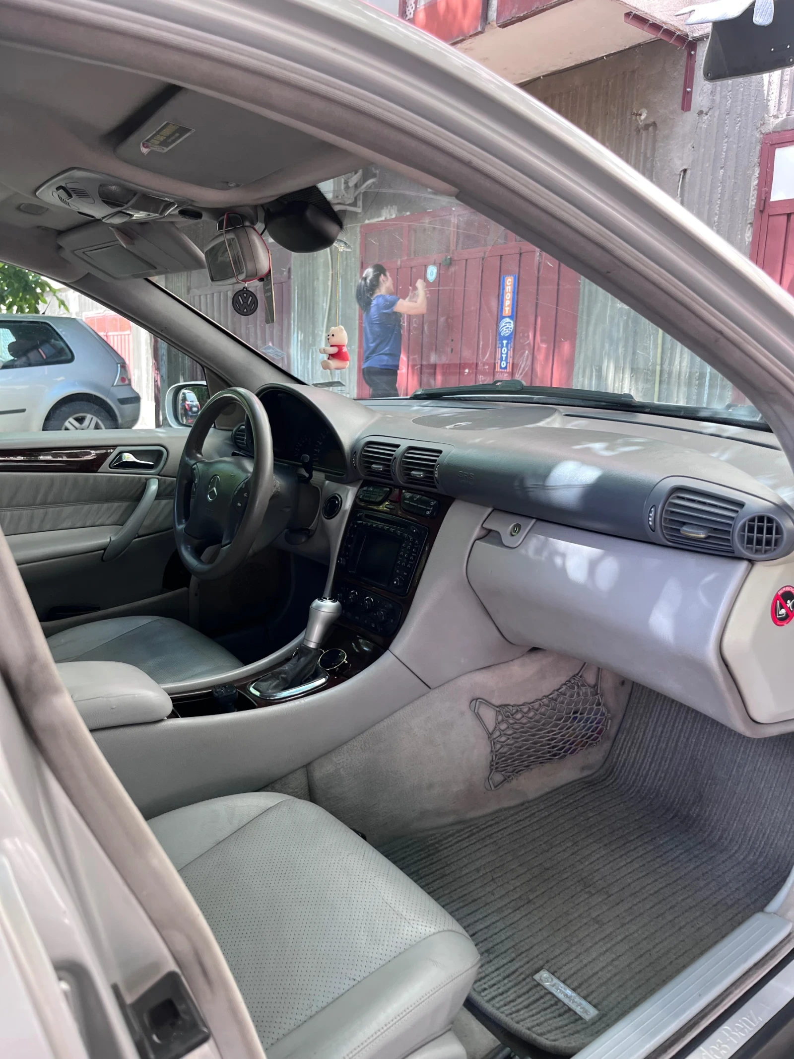 Mercedes-Benz C 270, снимка 10 - Автомобили и джипове - 54671427