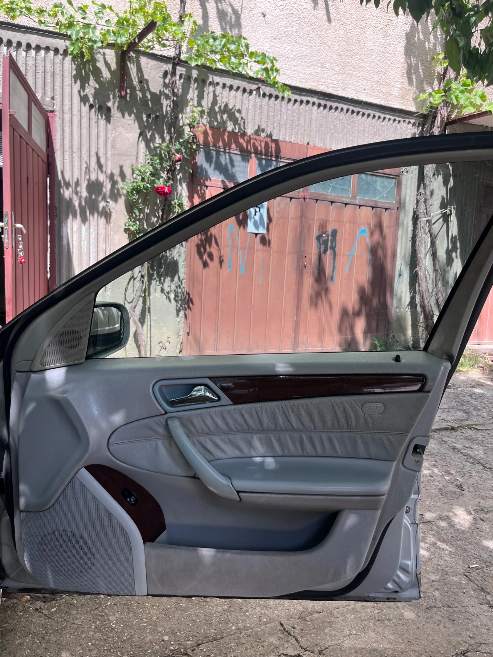 Mercedes-Benz C 270, снимка 11 - Автомобили и джипове - 54671427