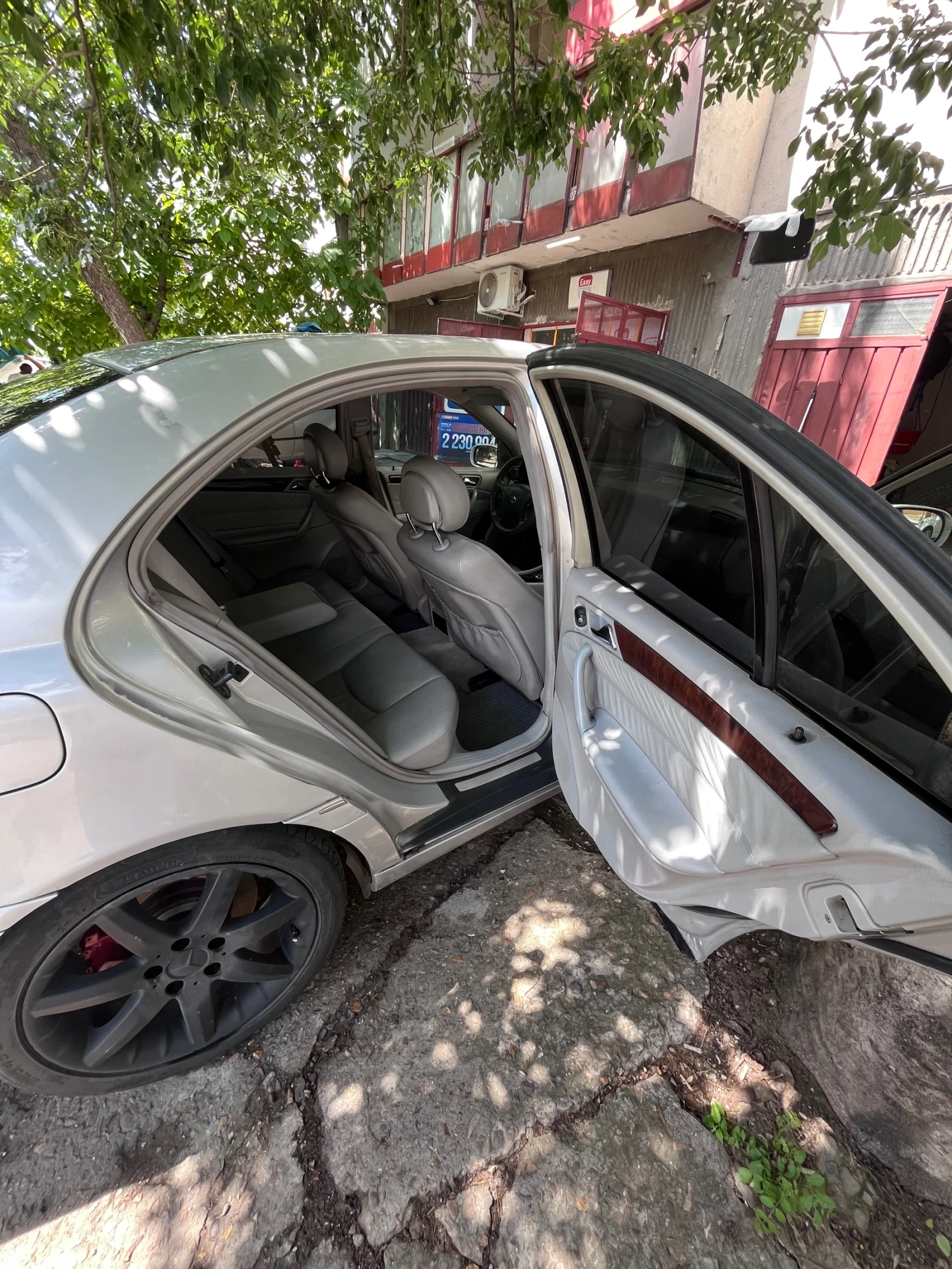 Mercedes-Benz C 270, снимка 13 - Автомобили и джипове - 54671427