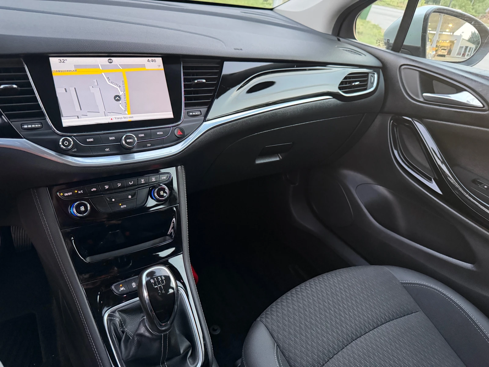 Opel Astra 1.0 Turbo Distronic, снимка 13 - Автомобили и джипове - 55073142