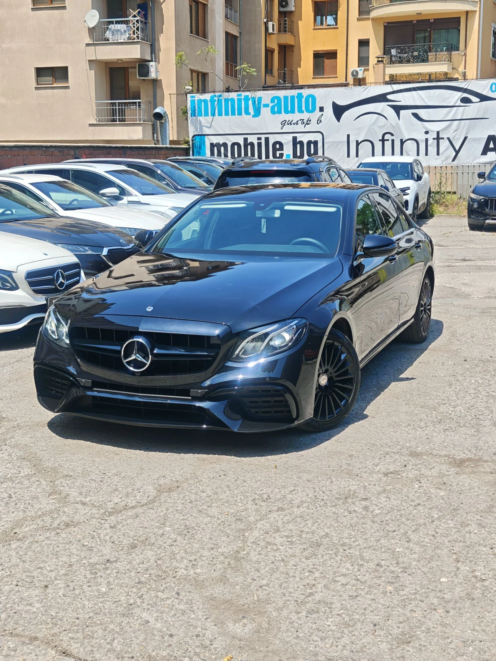 Mercedes-Benz E 220 AMG, ДИГИТАЛ, АМБИЕНТ, 3-Д, КАМЕРА, ФУЛ, снимка 4 - Автомобили и джипове - 55075515