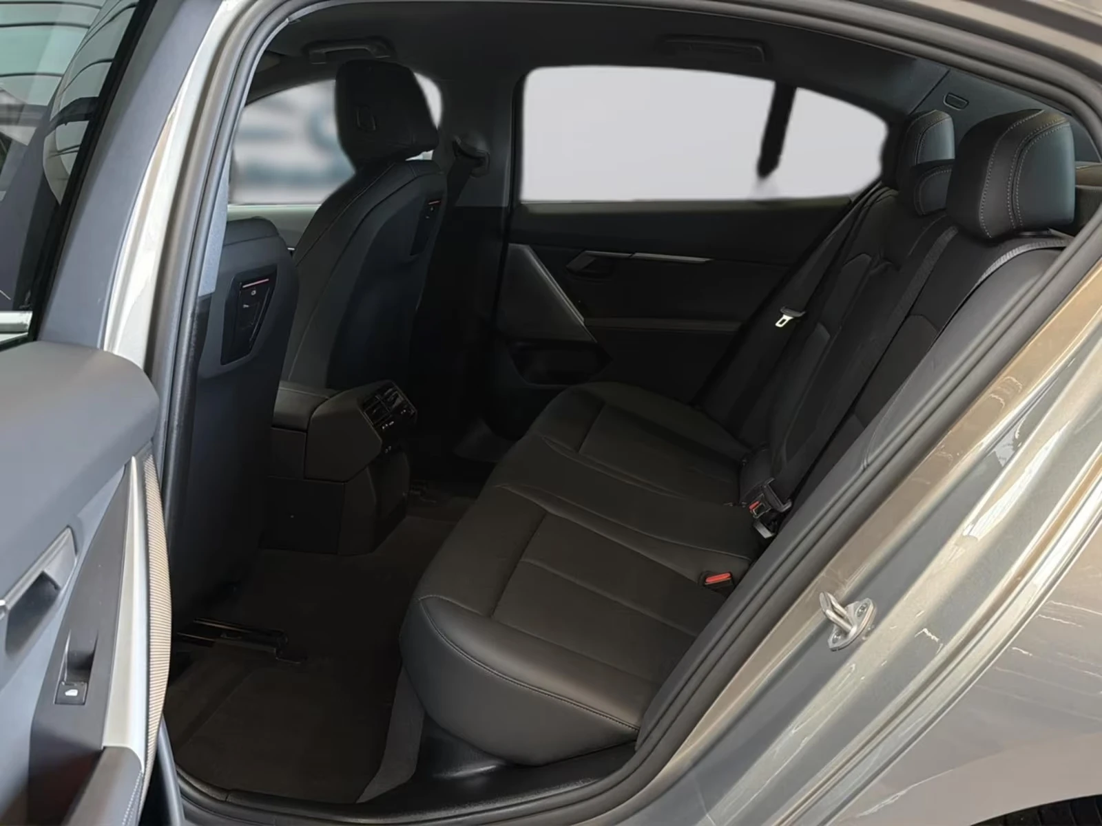 BMW 520 i/HEAD UP/360 /LED/ACTIVE GUARD, снимка 14 - Автомобили и джипове - 55261124