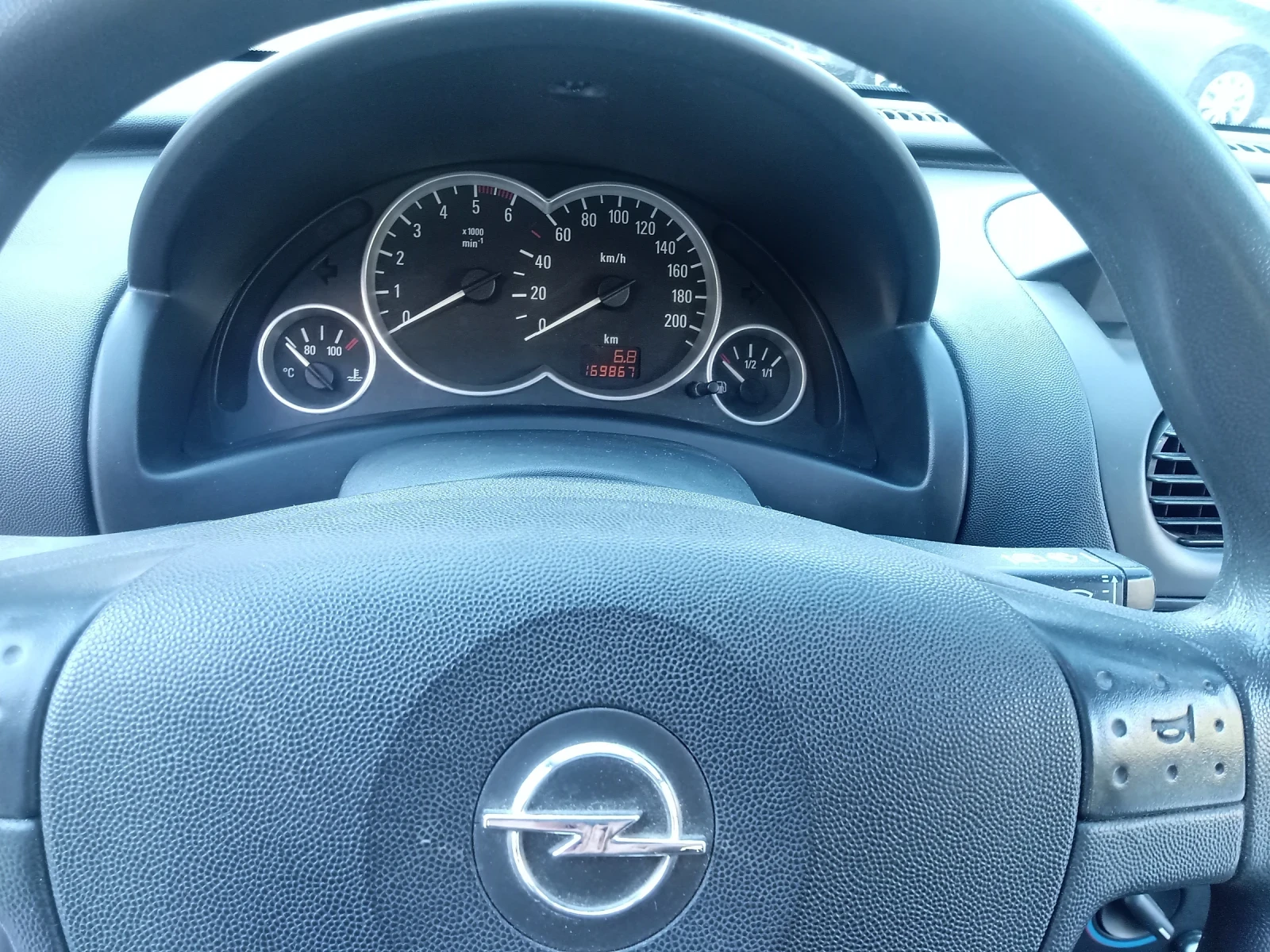 Opel Corsa, снимка 11 - Автомобили и джипове - 55846053