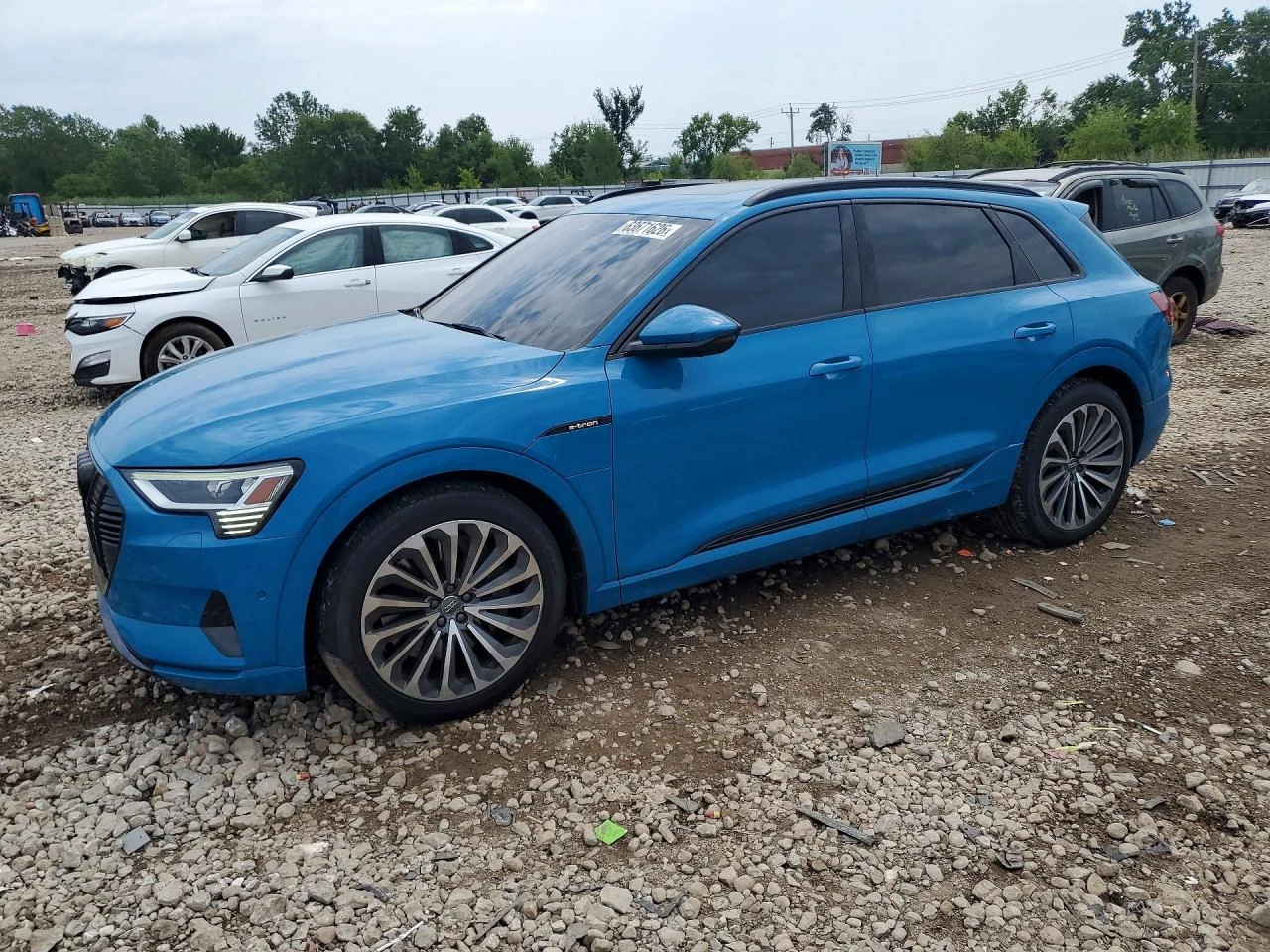 Audi E-Tron PRESTIGE* ОБДУХ* ДИСТРОНИК* ВЪЗДУХ* MATRIX* MАСАЖ*