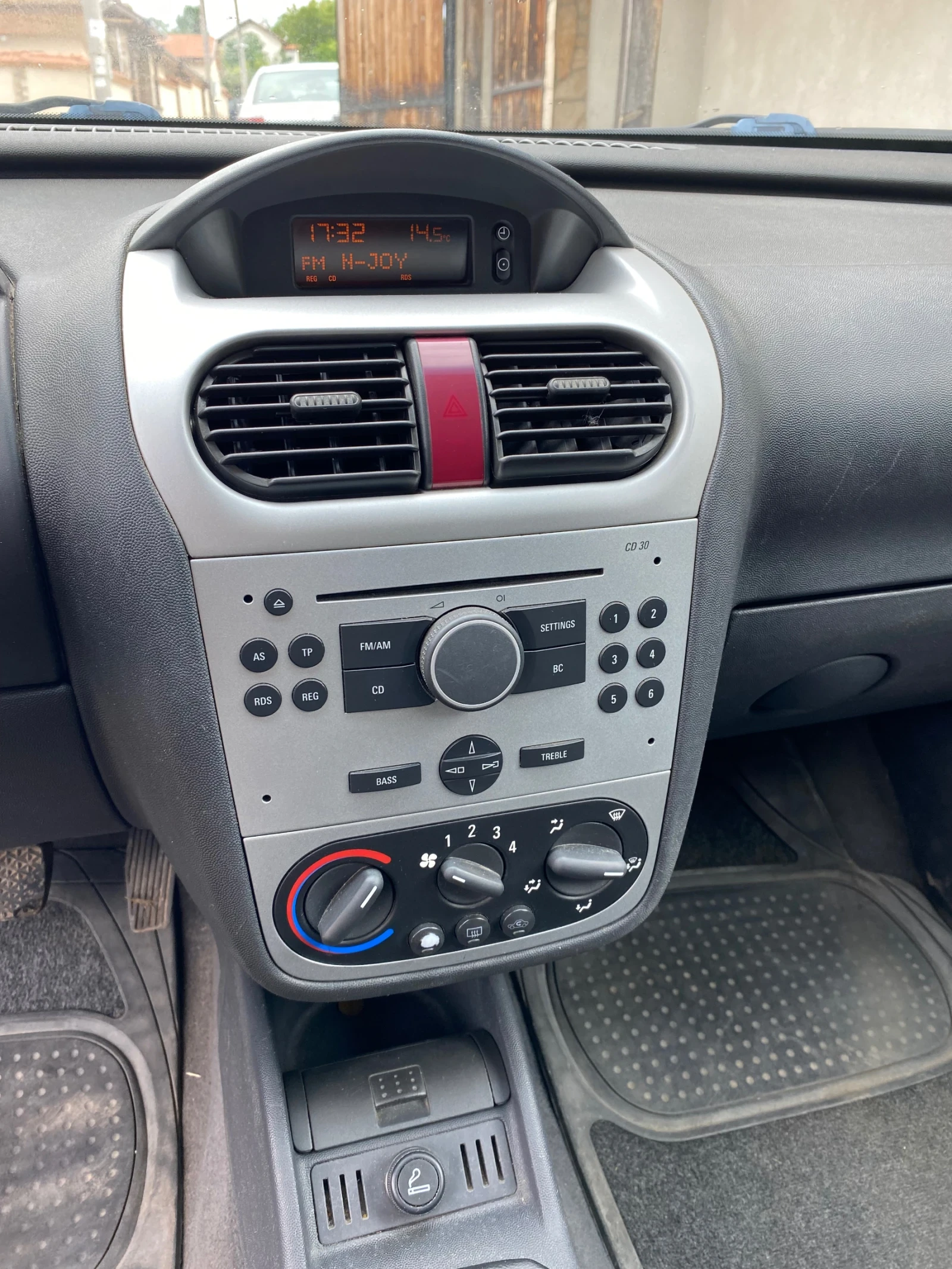 Opel Corsa, снимка 8 - Автомобили и джипове - 56534732