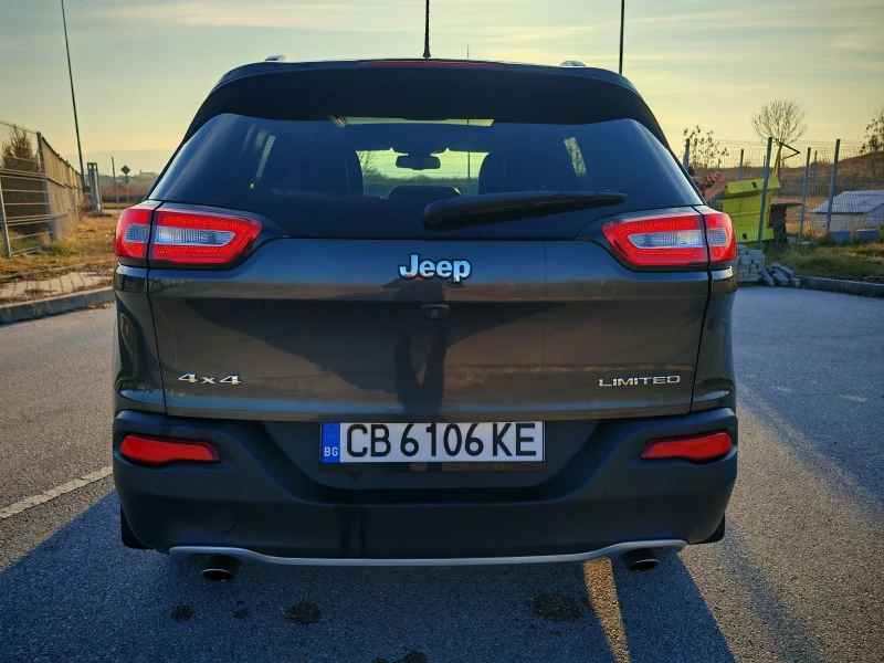 Jeep Cherokee LIMITED 3.2 V6 4x4 272 к.с, снимка 4 - Автомобили и джипове - 49081244