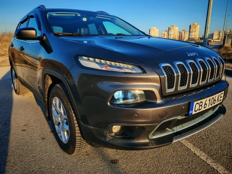 Jeep Cherokee LIMITED 3.2 V6 4x4 272 к.с, снимка 3 - Автомобили и джипове - 49081244