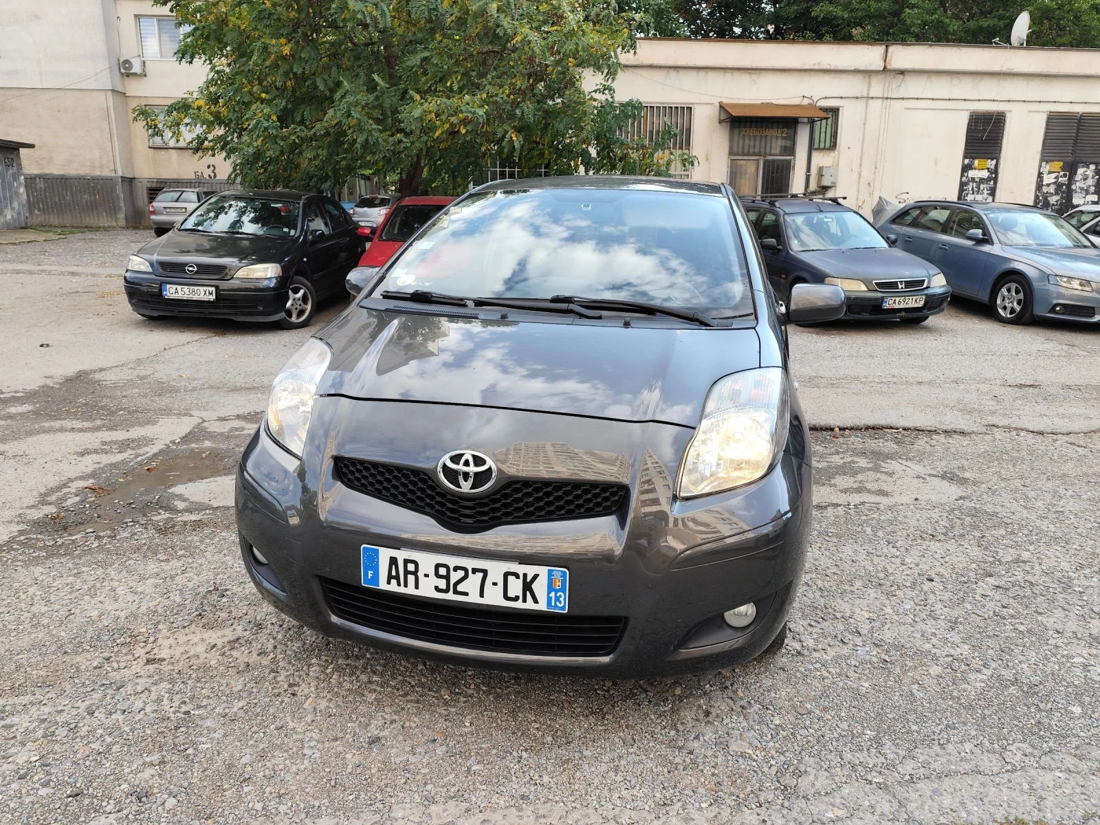 Toyota Yaris 1.33i АВТОМАТИК, face - изображение 2