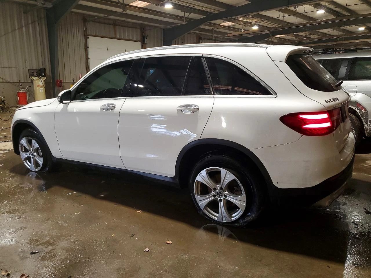 Mercedes-Benz GLC 300 4MATIC* BURMESTER* �������* PANO* AMBIENT | Mobile.bg � ����������� 3