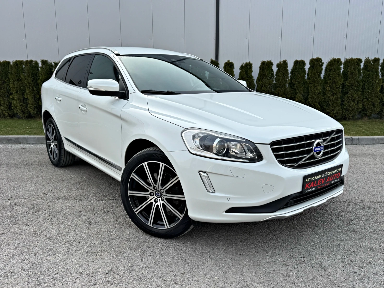 Volvo XC60 2.4 D5* AWD* Перла* KeylessGo* ШВЕЙЦАРИЯ!!! - изображение 3